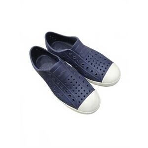 Native Jefferson Slip-On Shoes in Navy Blue and White size J2